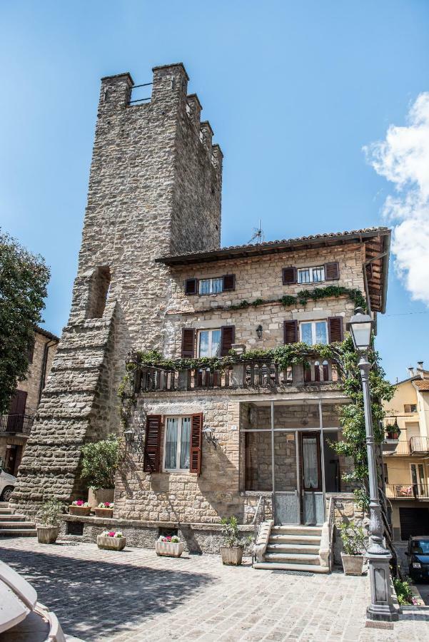 La Rosa di Francesco Inn Valfabbrica Esterno foto