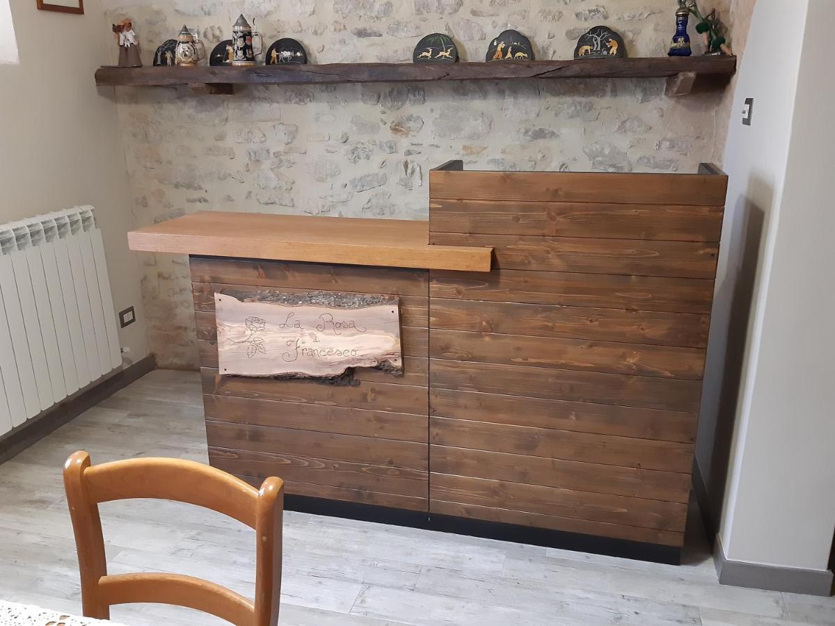 La Rosa di Francesco Inn Valfabbrica Esterno foto